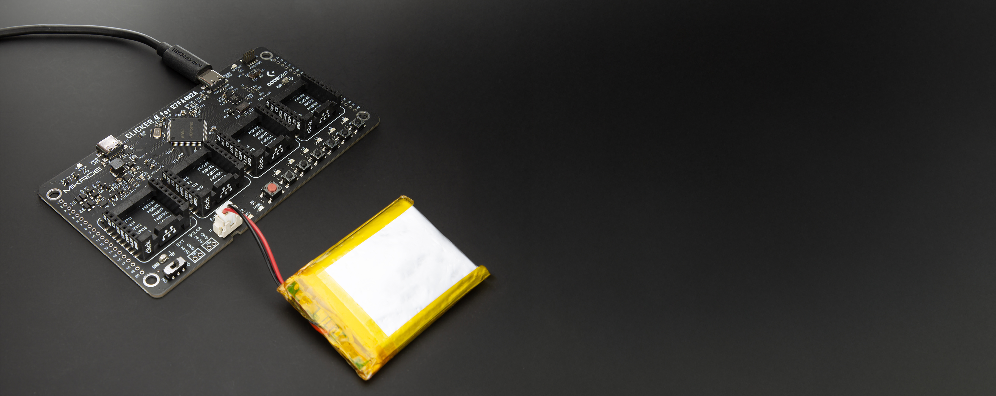 Clicker 4 for R7FA4M2AD3CFP - All-in-one dev. platform | MIKROE-6962